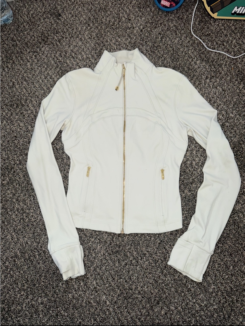 Lululemon Define jacket Nulu with gold zipper in excellent condition size 6